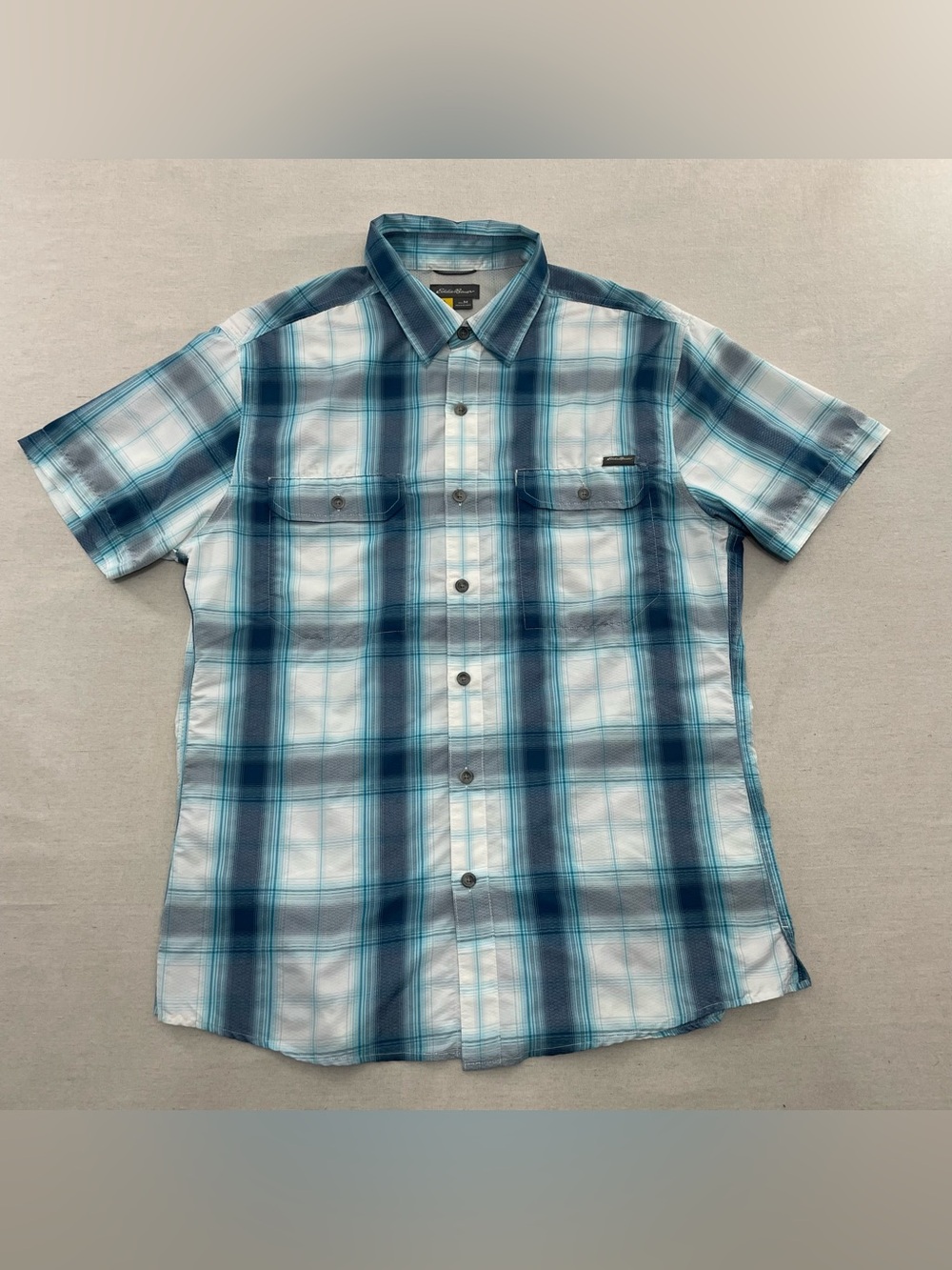 Eddie Bauer Men's Travex Plaid White Sz Medium Short Sleeve Pocket Shirt Hiking